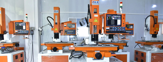 在穿孔機(jī)開(kāi)洞時(shí)，生產(chǎn)加工速度比原先慢的緣故